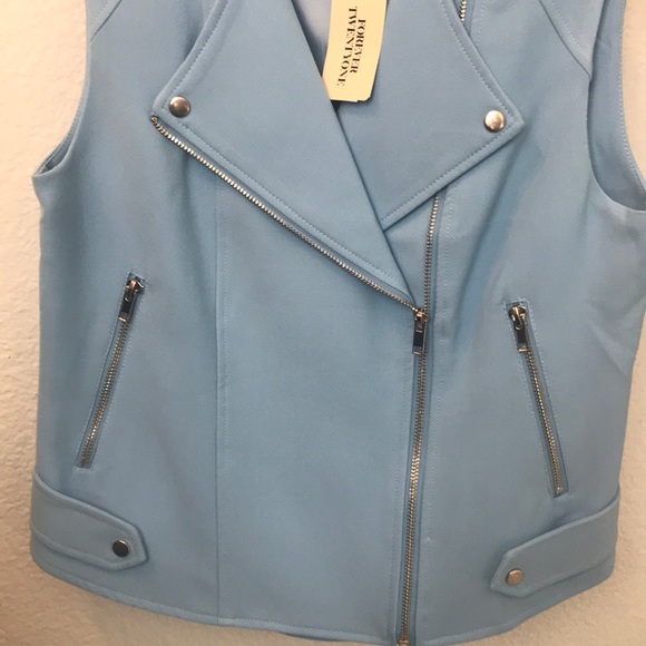 Vest - Picture 2 of 4